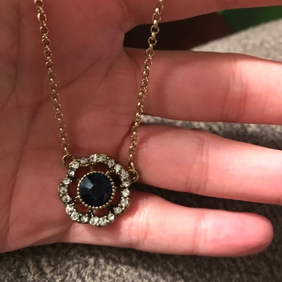 Cute Betsey Johnson alloy rhinestones necklace 🌺 - Picture 6 of 8